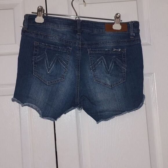 Seven7  distressed denim  jean shorts  Sz 10 - Picture 2 of 4